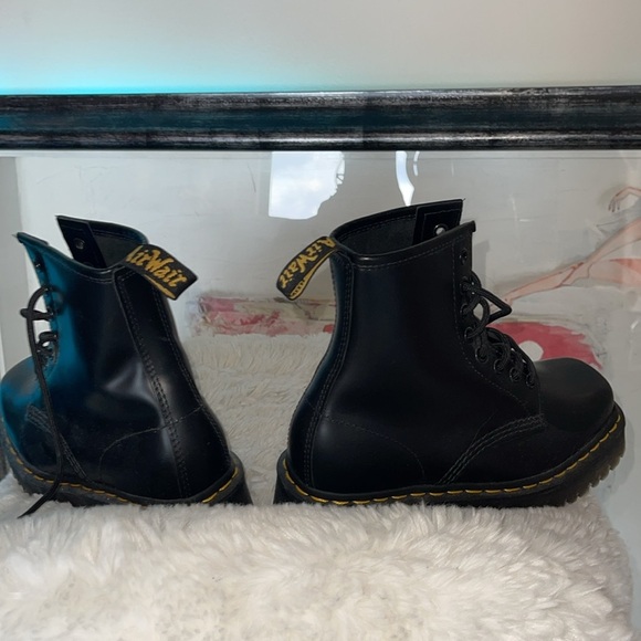 Dr Martens  Classic Black Combat Boots with Yellow Stitching square toe NWOT - Picture 4 of 8